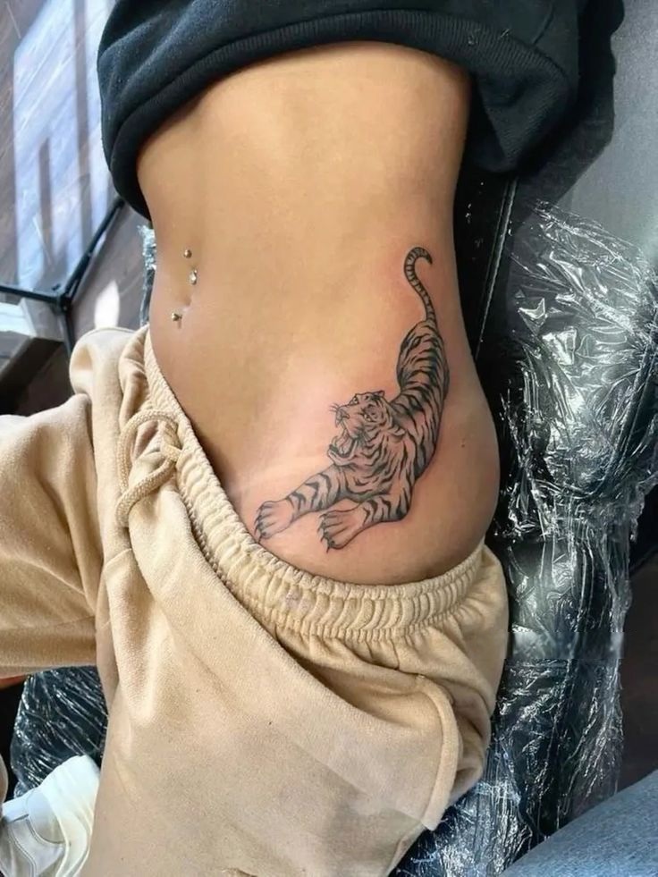 25 Thigh Tattoos Ideas : The Most Striking Designs to Inspire Your Next Ink