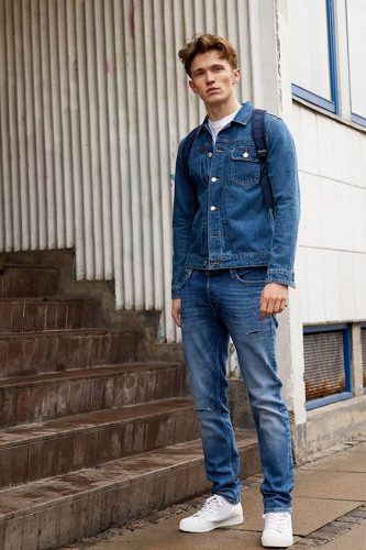 ’s Ultimate Guide: 18 Stylish Men’s Sneakers and Jeans Outfits | Fashion Forward Trends