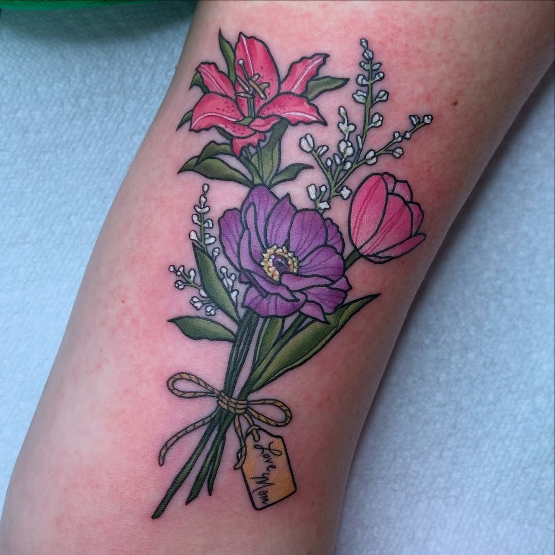 29 Tulip Tattoo Designs Full of Meaning and Style
