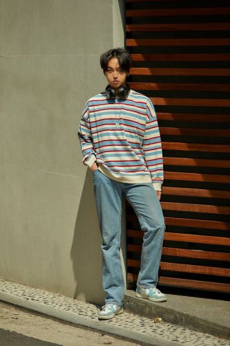 ’s Ultimate Guide: 18 Stylish Men’s Sneakers and Jeans Outfits | Fashion Forward Trends