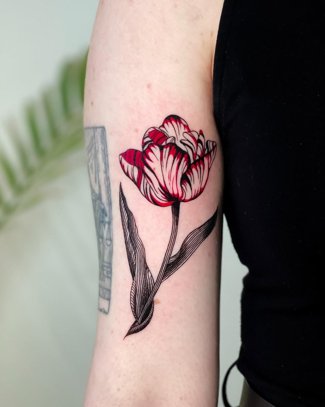 29 Tulip Tattoo Designs Full of Meaning and Style