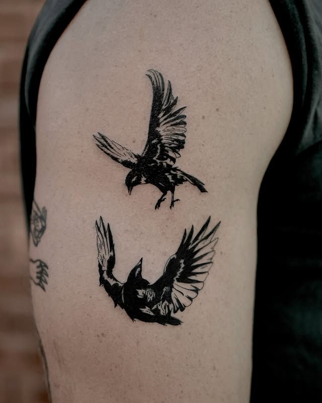 28 Unique Crow Tattoo Ideas Blackwork, Traditional, Flying, Viking, Sleeve, and Minimalist Designs