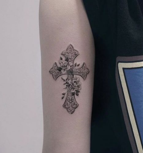 Explore 15 Striking Celtic Cross Tattoo Designs for Men & Women in – Intricate Art & Symbols