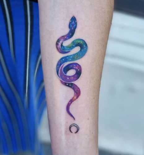18 Snake Tattoo Hand Ideas for a Touch of Mystery