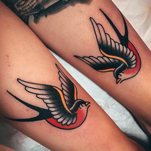 Swallow Tattoos : Discover 20 Unique and Symbolic Designs for Men and Women