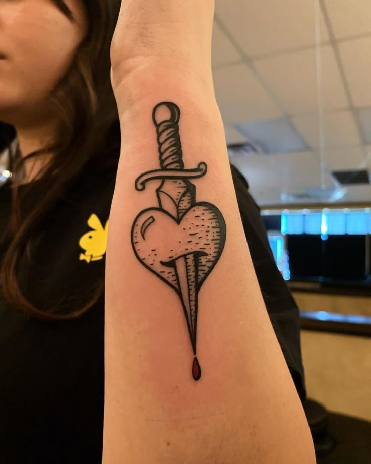 30 Dagger Tattoo Ideas : Neotraditional, Fine Line, Gothic, Butterfly, Panther, Fantasy Designs