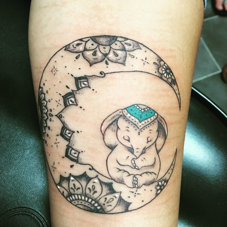 26 Crescent Moon Tattoo Designs : Fine Line, Stencil, Stars, Lotus, Waxing, Waning, American Traditional