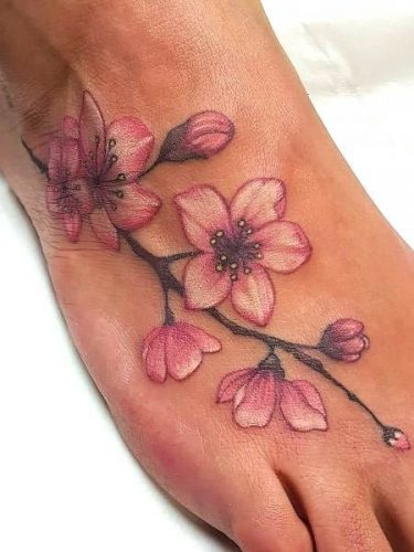 29 Striking Foot Tattoo Ideas for Women