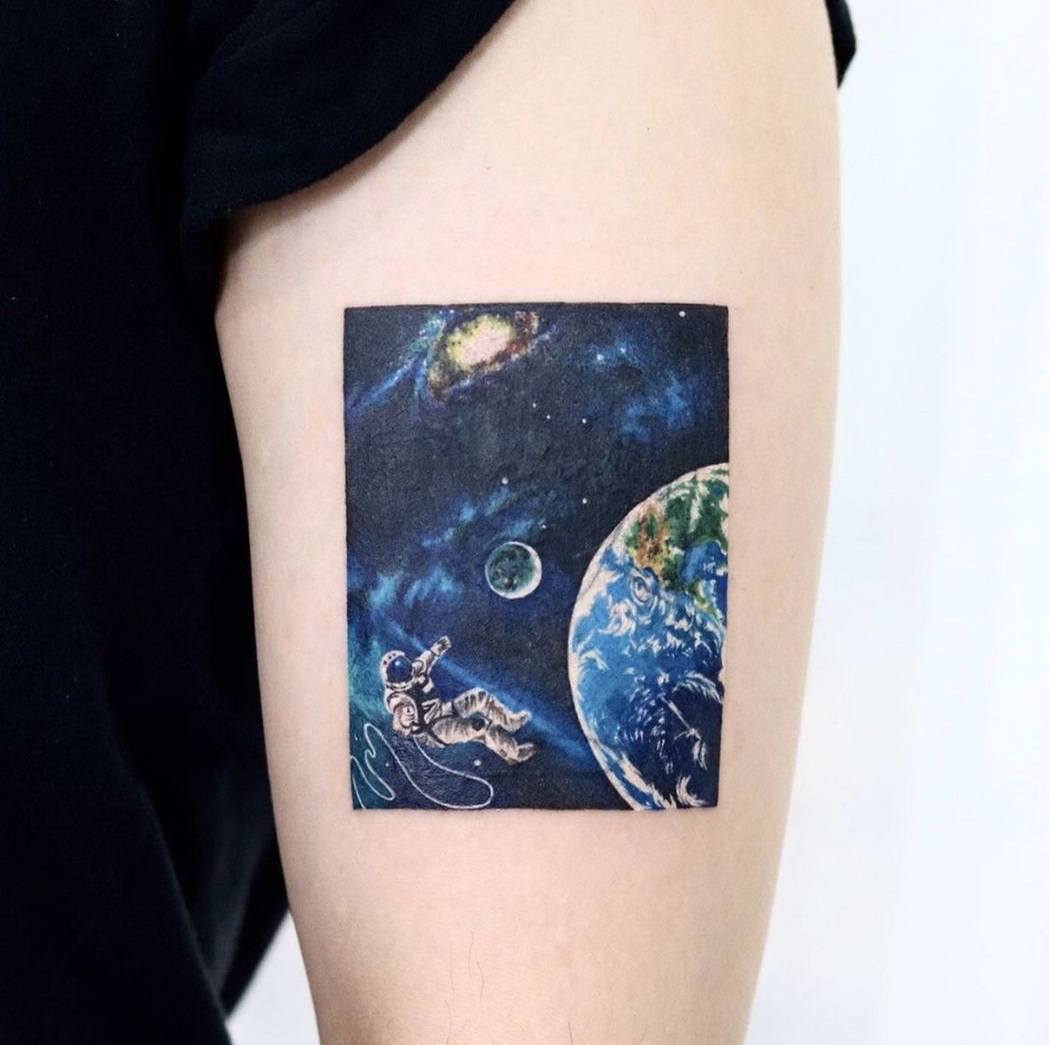 27 Galaxy Tattoo Ideas with Sleeve Designs, Black and Grey, and Cosmic Color Concepts