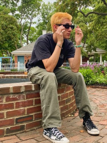 Skate into with 20 Trendy Skater Boy Outfits: From Vintage Flannel to Bold Streetwear