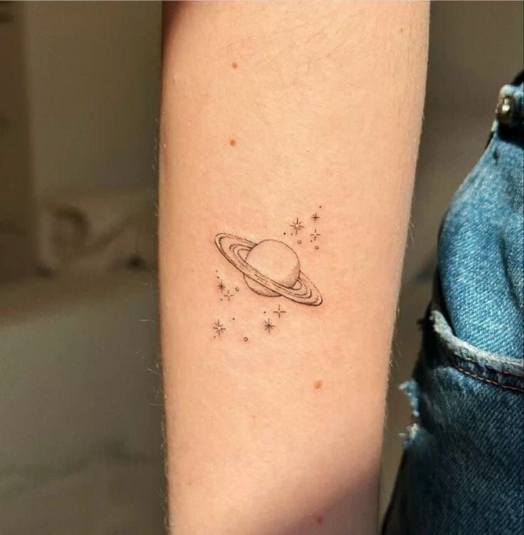 30 Saturn Tattoo Ideas: Meaning, Styles, and Real-Life Designs You ll Actually Want