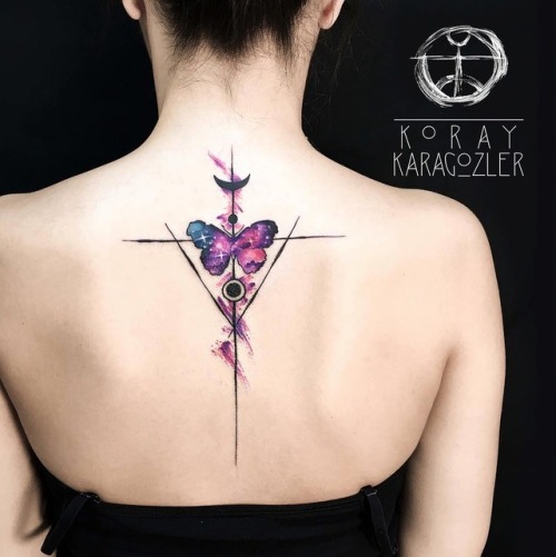 27 Delicate Spine Tattoo Ideas for Women