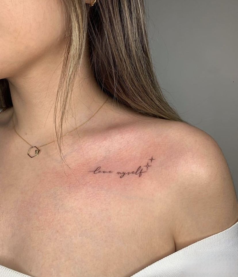 29 Unforgettable Tattoo Ideas : Letras Cursiva, Red Ink, Lower Back, Clavicula, Cuello, and More