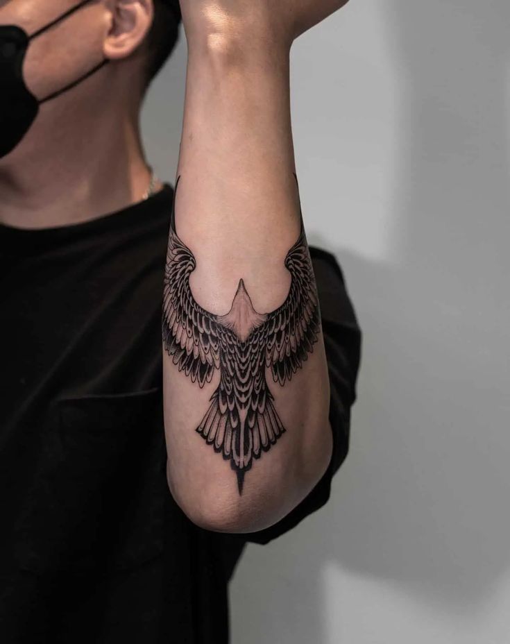 30 Eagle Tattoo Ideas : Bold Designs for Men and Women with Chest, Arm, Forearm, Minimalist