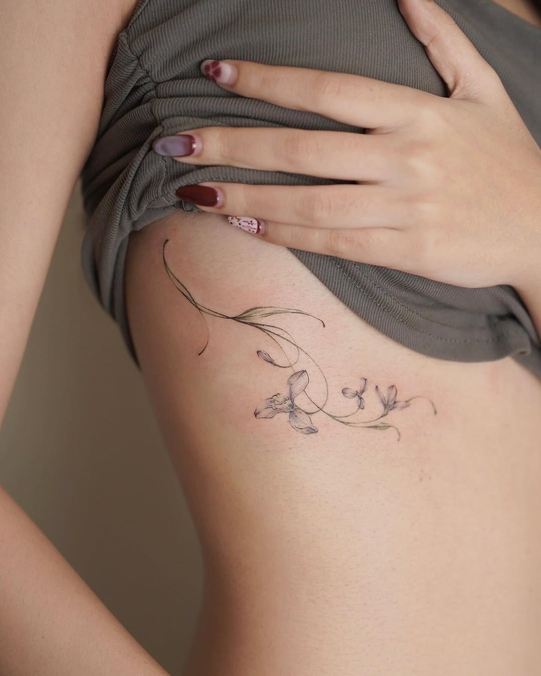 26 January Birth Flower Tattoo Ideas: Stunning Carnation and Snowdrop Designs