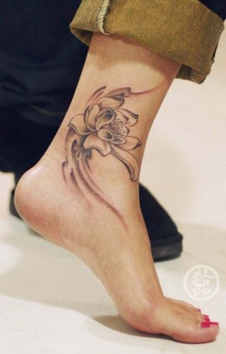 18 Trendy Ankle Tattoo Ideas for Women