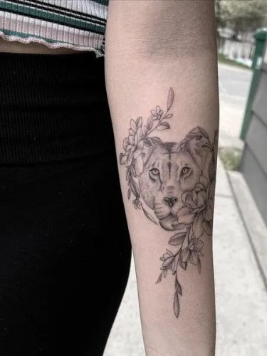 Keep it Simple: 27 Elegant Lion Tattoo Designs