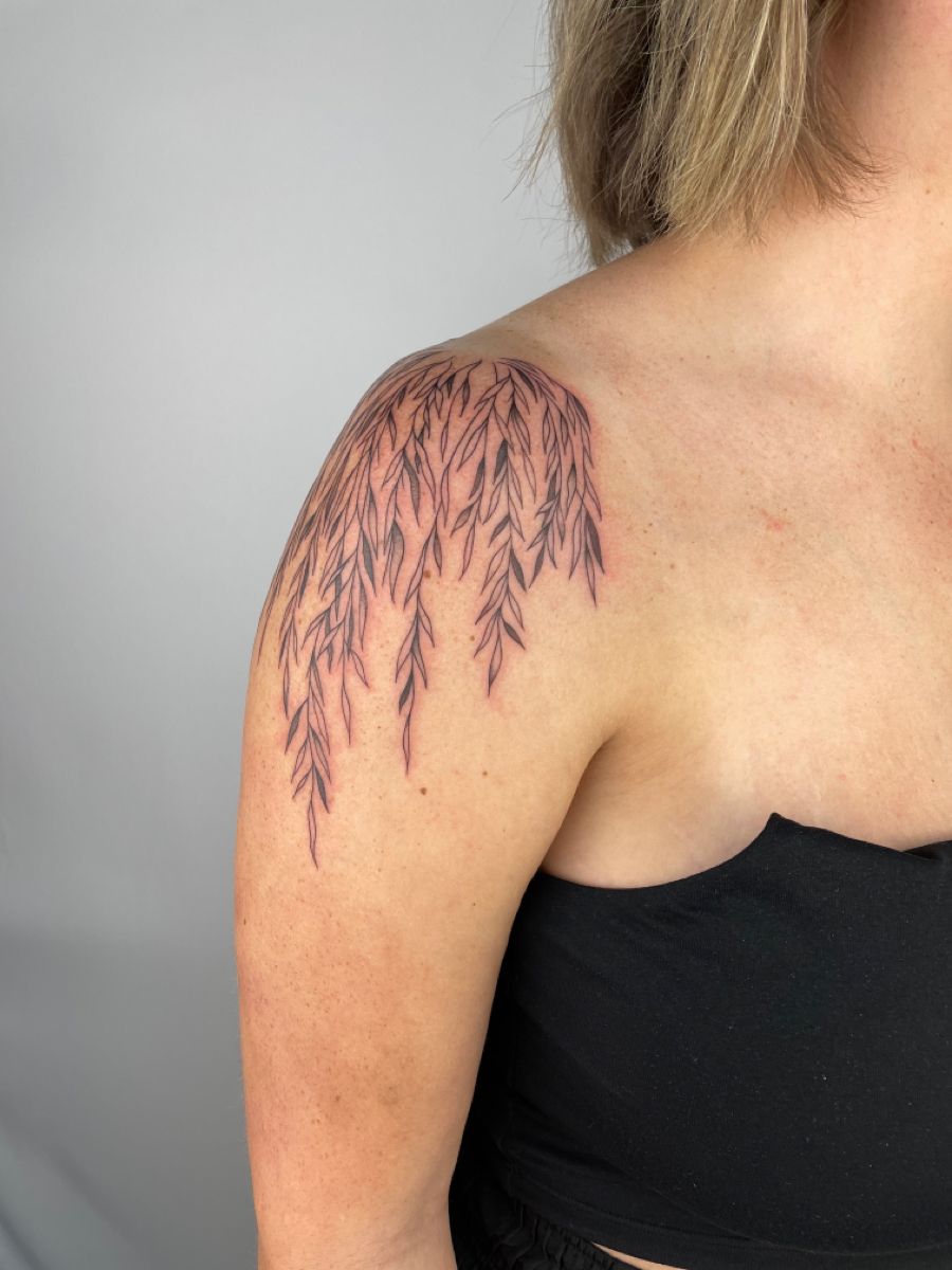 28 Willow Tree Tattoo Ideas: Graceful Designs Filled with Emotion, Meaning, and Quiet Strength