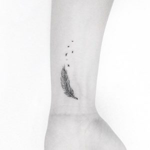 14 Charming Small Tattoo Ideas for Women