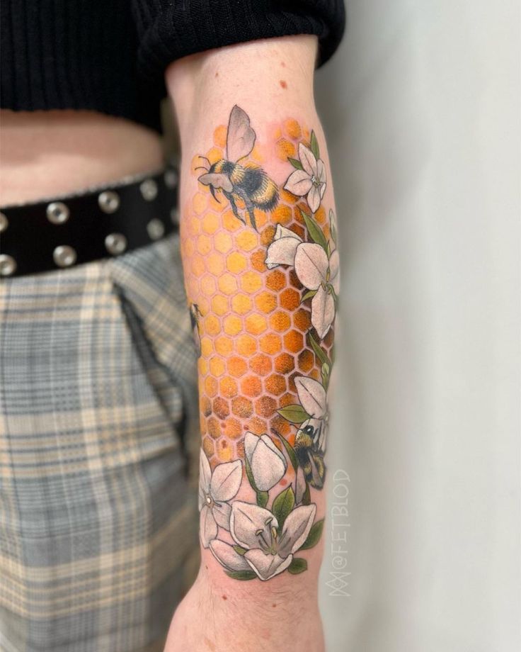 30 Honeycomb Tattoo Ideas  with Bees, Flowers, and Geometric Patterns for Men and Women