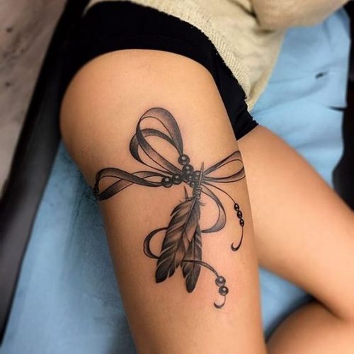 15 Stylish Hip Tattoo Ideas for Women