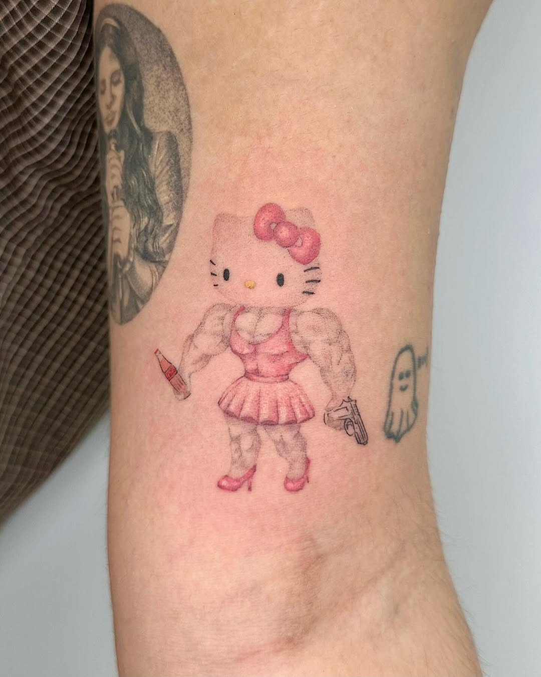 Hello Kitty Tattoo 29 Ideas for Women, Men & Couples Sleeve, Fine Line, Y2K, Cien Pies & More