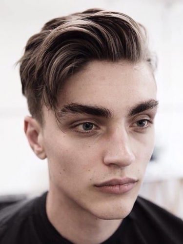 Explore ’s Top 17 Short Hairstyles for Men: From Sleek Fades to Curly Trends