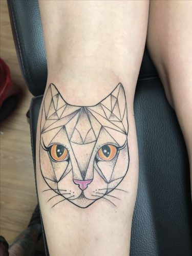 17 Geometric Cat Tattoo Ideas