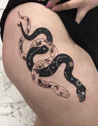 23 Snake Tattoos on Thigh Ideas for Alluring Art