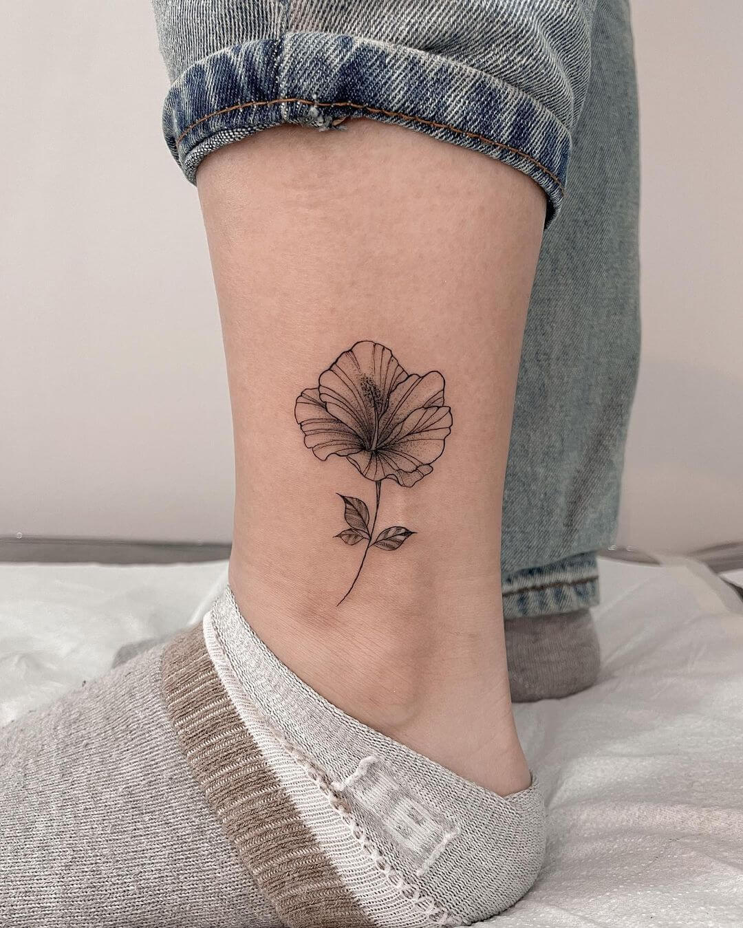 Hibiscus 27 Tattoo Ideas with Sleeve, Shoulder, Arm, Thigh &#038; Back Designs