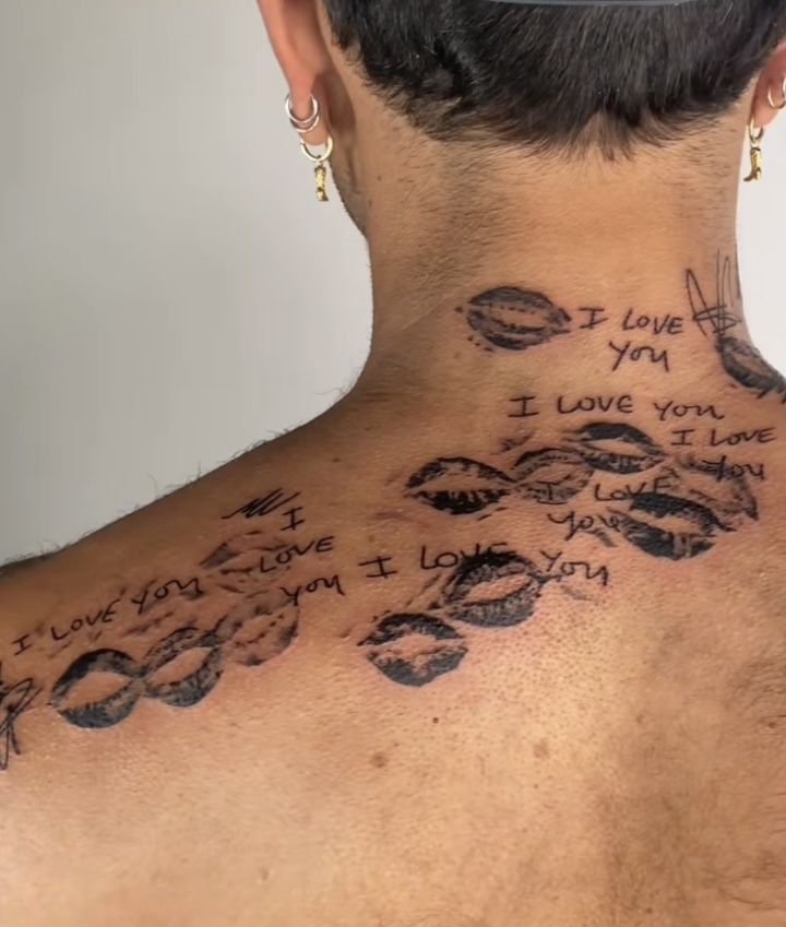 29 Unforgettable Tattoo Ideas : Letras Cursiva, Red Ink, Lower Back, Clavicula, Cuello, and More