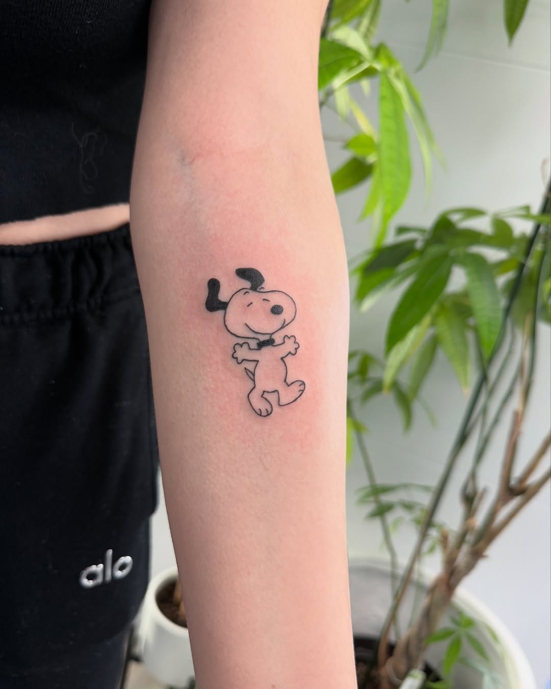 29 Snoopy Tattoo Ideas: Tiny Fine-Line, Joe Cool & Classic Designs for Women and Men