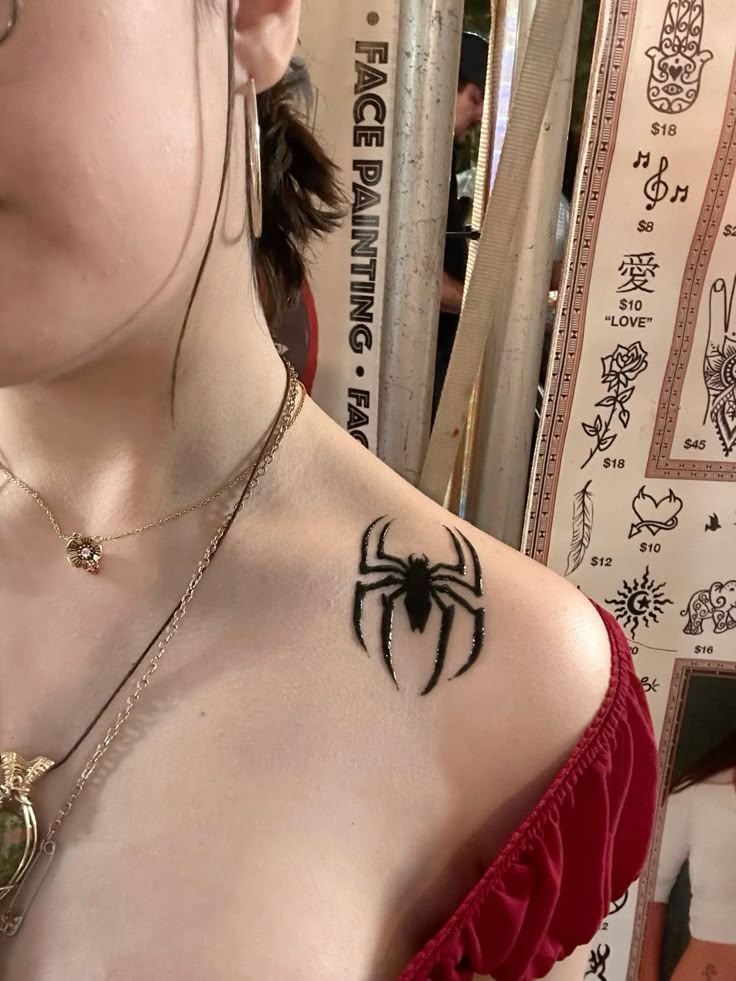 26 Ideas Spider Tattoo: Cool, Creepy, and Incredibly Creative Ink Designs