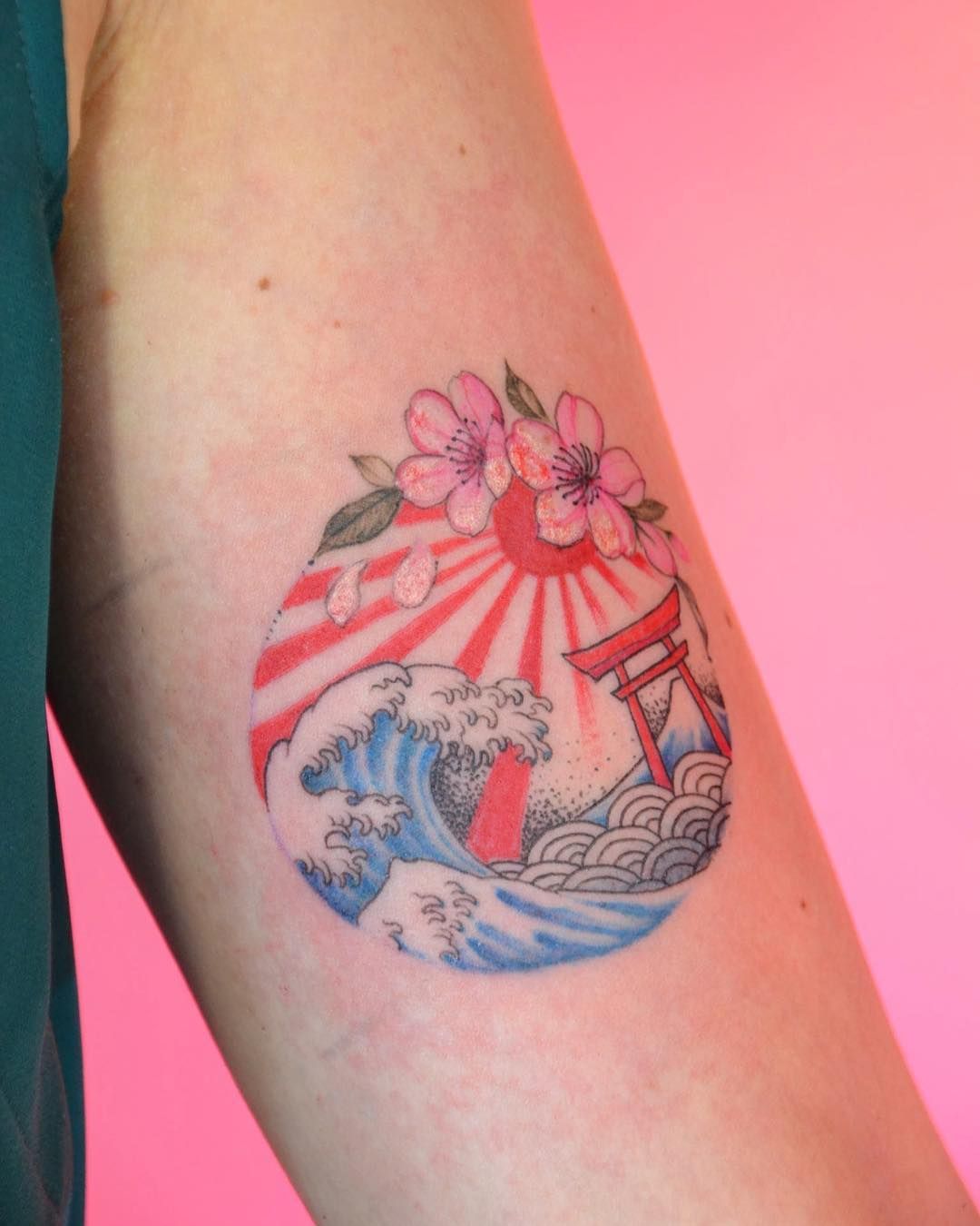 28 Ocean Tattoo Ideas for Men and Women: Minimalist Waves, Sleeve Underwater Designs