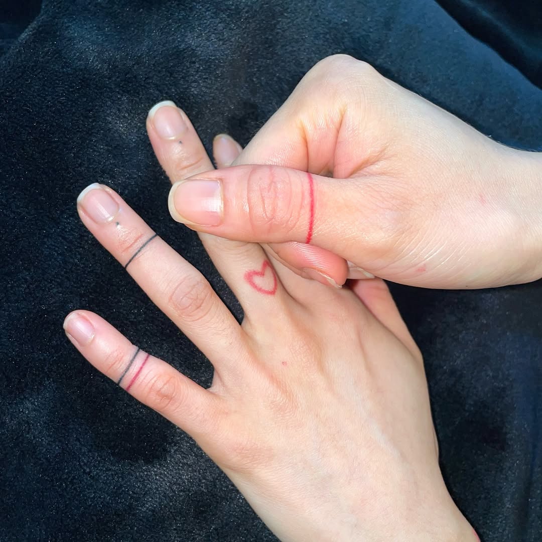 31 Ring Tattoo Ideas: Modern Bands, Meaningful Symbols & Subtle Couples Ink