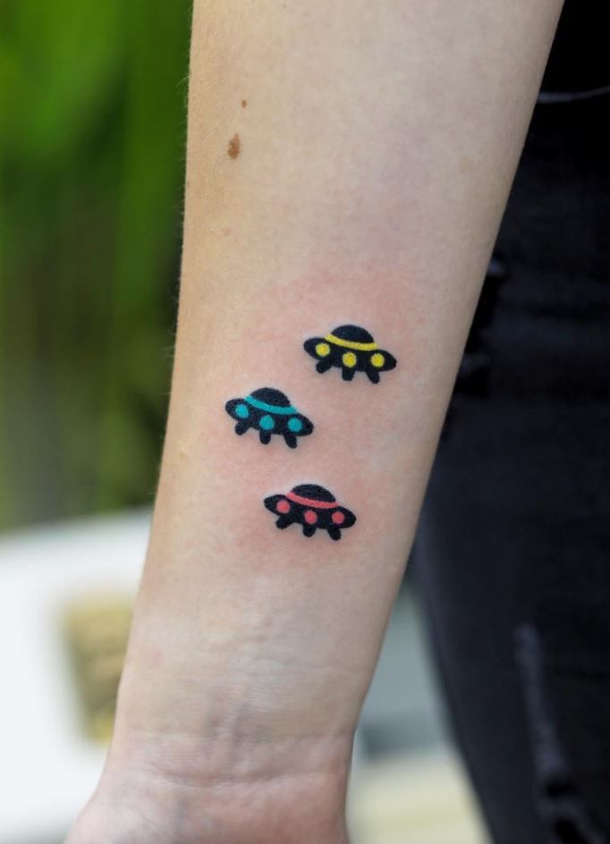 25 Ideas Simple Tattoos Men : Designs That Speak with Subtle Power