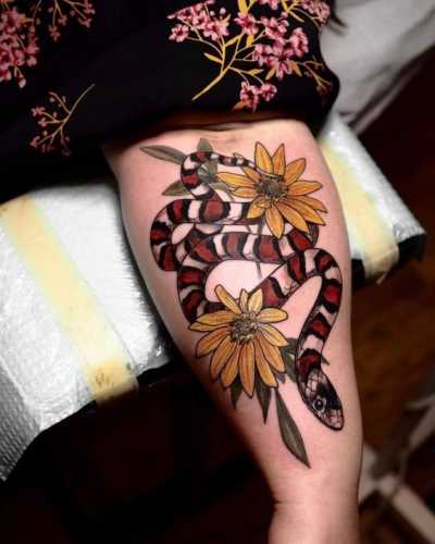 29 Snake and Flower Tattoos Ideas