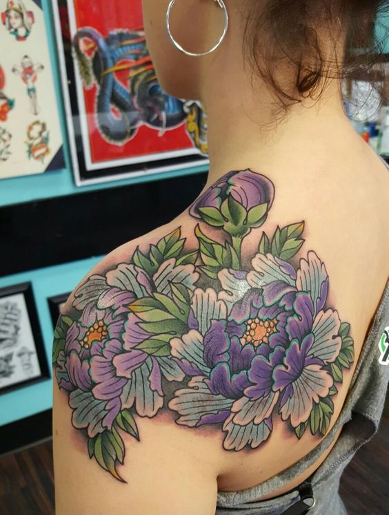 25 Inspiring Shoulder Cap Tattoo Ideas for Men and Women