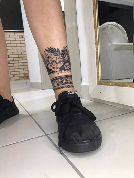 25 Unique Leg Tattoo Ideas for Women: Creativity and Personal Expression