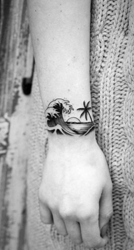 20 Chic Wrist Tattoo Ideas for Women