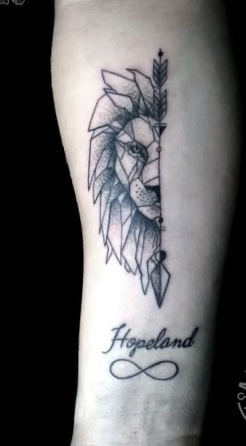 27 Easy Lion Tattoo Ideas: Simple yet Meaningful Designs