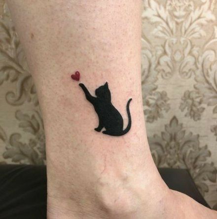 17 Traditional Cat Tattoo Ideas