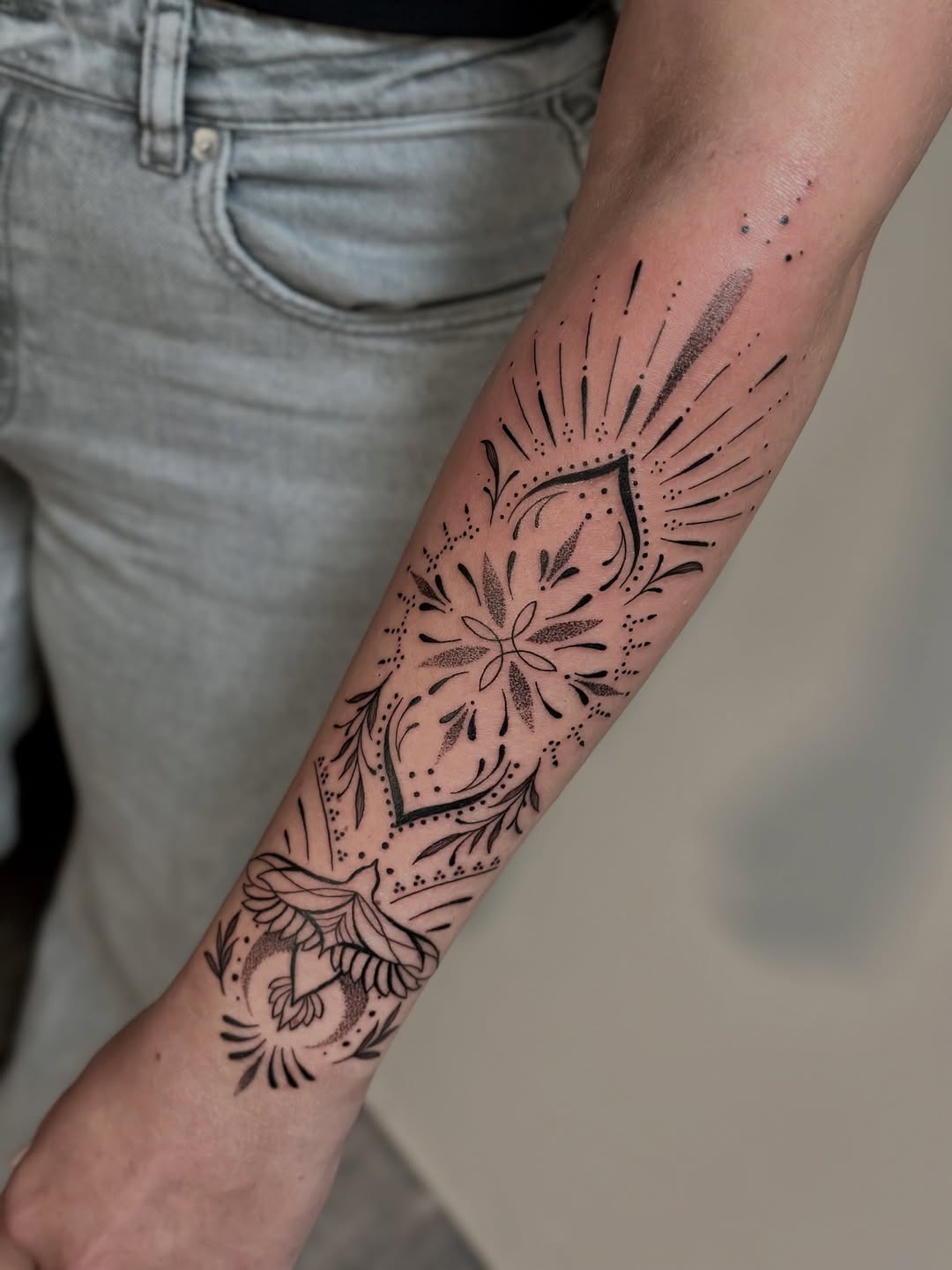 28 Ornamental Tattoo Ideas: Bold Blackwork, Baroque Flourishes, and Fineline Geometry