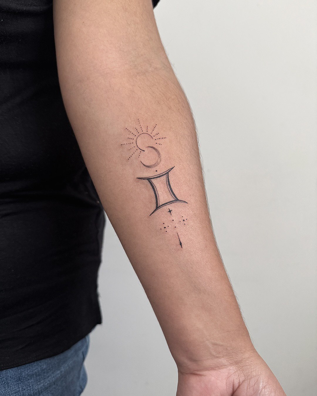 30 Gemini Tattoo Designs Full of Meaning and Style