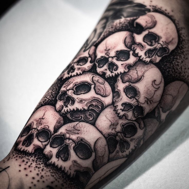 Explore 18 Realistic Skull Tattoos for Men & Women – Top Design Ideas & Stencil Art