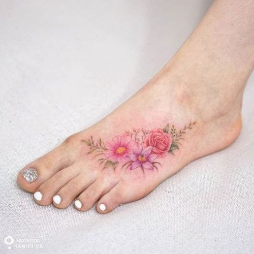 29 Striking Foot Tattoo Ideas for Women