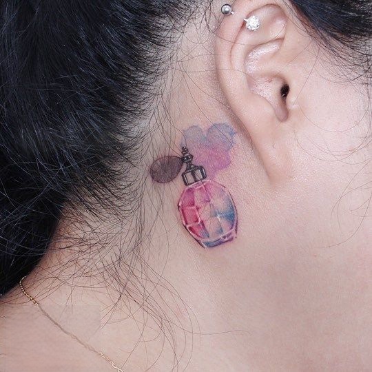 28 Ear Tattoo Ideas for Women and Men with Piercings Inner, Behind, Side, Fine Line, Flowers, Mandala, Moon, Rose, Cross, Stars, Spider Web