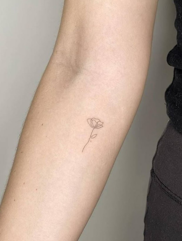 28 Poppy Tattoo Ideas for Women & Men Fine Line, Traditional, Minimalist & Bold Red Floral Designs