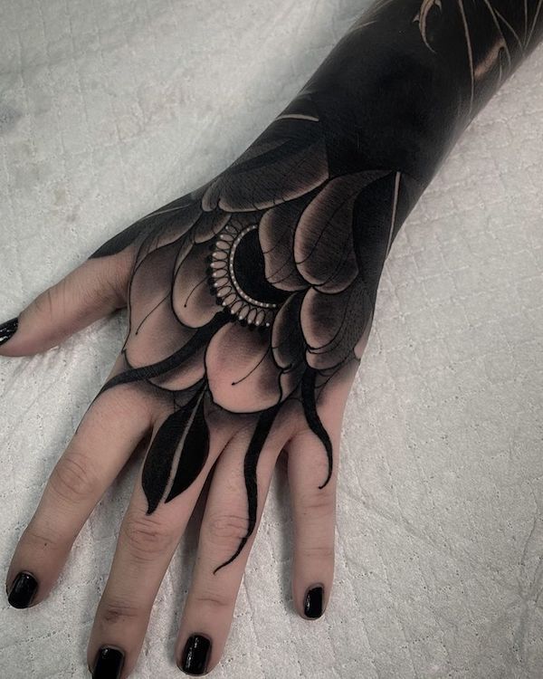 27 Ideas Hand Tattoo : Designs That Redefine Personal Expression