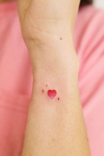 19 Dainty Wrist Tattoos for Women: Timeless and Trending Ideas for